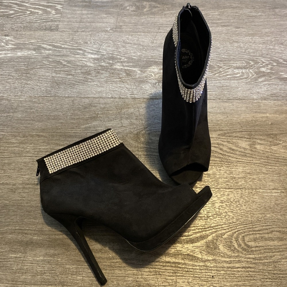 l MILLER WOMEN'S "FLORIAN" BLACK FAUX SUEDE STILETTO RHINESTONE ANKLE BOOTIE 10M